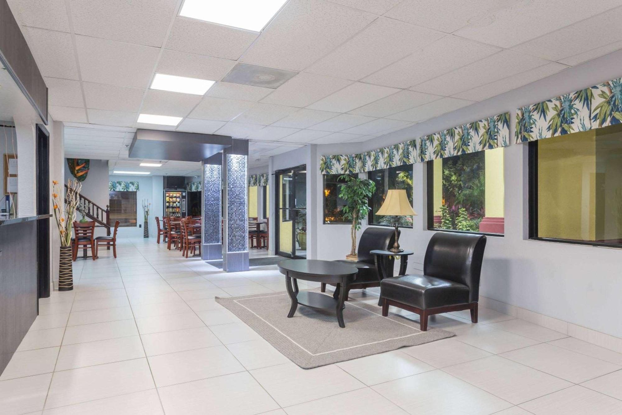 Days Inn By Wyndham Sarasota I-75 Vamo Eksteriør bilde